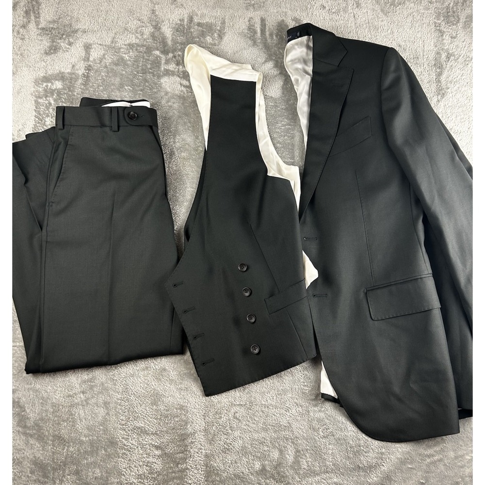Suitsupply Lazio 3 Piece Suit 46  36R Slim VBC Super 110s Wool Charcoal Pants 32